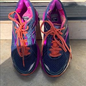 Women’s Brooks Tennis shoes GTS-15